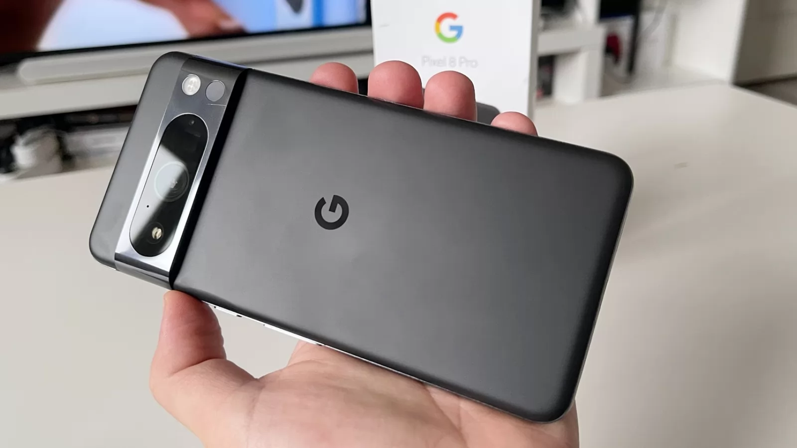 Google Pixel 8 Pro: Hardware upgradat cu atenţie de Google, la cameră, senzor temperatura