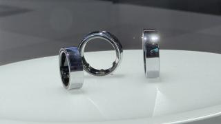 MWC 2024: Primul contact cu Galaxy Ring, noul gadget compact Samsung care monitorizează funcțiile vitale direct de pe deget (Video)
