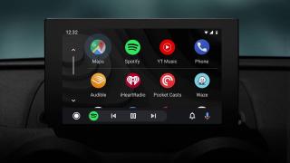 YouTube ajunge pe Android Auto, dar cu limitări importante pentru siguranța rutieră