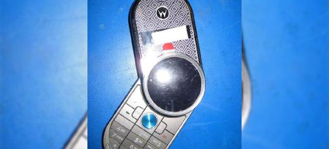 Motorola V70 Retro isi face aparitia