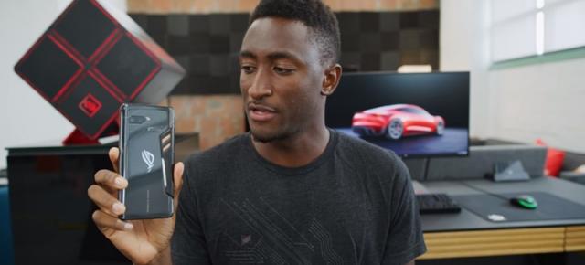 ASUS ROG Phone primeşte analiza detaliată a lui Marques Brownlee: impresionant dar cu neajunsuri la ecran (Video)