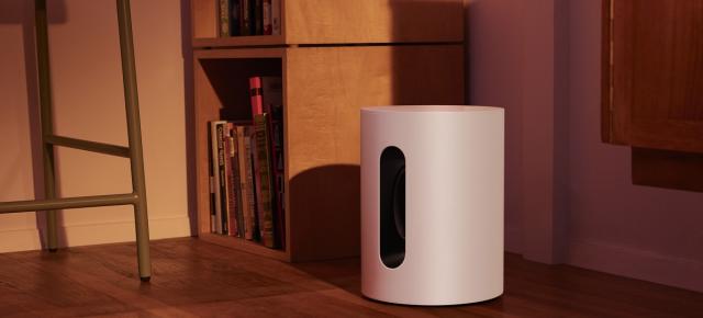 Sonos lansează Sub Mini, un subwoofer compact şi curbat, cu sunet puternic