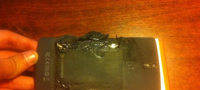 Primiți cu explozia? Bateria unui OnePlus One explodează În buzunarul unui utilizator, lasa și o cicatrice