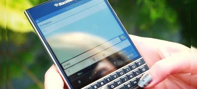 BlackBerry lucrează la un telefon Passport 2 și la un "terminal concept"