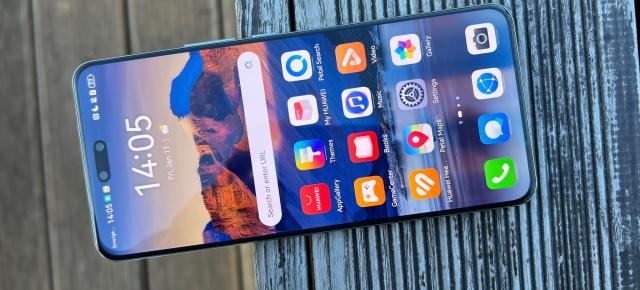 HUAWEI nova 13 Pro: Display quad curbat imersiv şi grijuliu cu ochii şi somnul tău