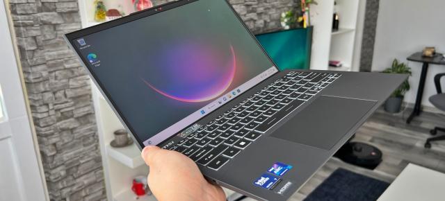 Am găsit laptop-ul ideal pentru productivitate! MSI Prestige 13 AI+ EVO (A2VMG) are tot ce vrei, de la ecran OLED până la Intel Core Ultra, autonomie și MULT AI