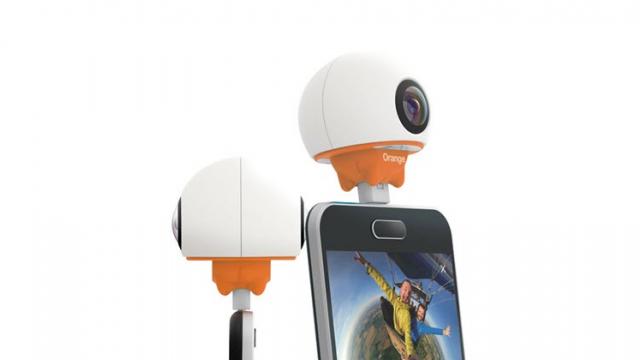 <b>Orange anunță o cameră video ce filmează la 360 grade; se numește Orange Live Cam și aduce port USB Type-C/microUSB </b>Cei de la Orange au anunțat astăzi lansarea unei camere video ce filmează la 360 grade, produs compatibil cu smartphone-urile Android ce dispun de port USB Type-C sau de port microUSB v2.0. Accesoriul de față se vinde la suma