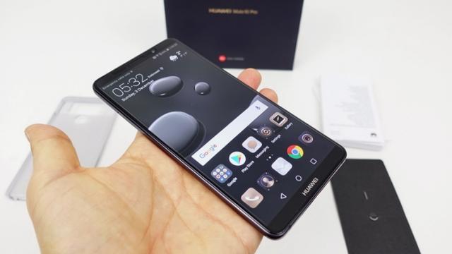 <b>Huawei Mate 10 Pro este actualizat la Android 9.0 Pie + EMUI 9 pe plan local; Iată noutățile</b>La mijloc de săptămână avem o veste bună pentru posesorii de terminale Mate 10 Pro din România, aceea că Huawei tocmai a început să livreze pachetul de actualizare la Android 9.0 Pie + EMUI 9.0 și la noi pe plan local. Avem confirmări 