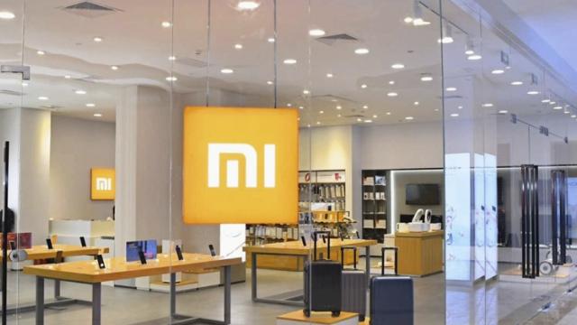 <b>Xiaomi devine al treilea cel mai mare producător smartphone, depăşind Huawei în februarie 2020; Iată cifrele!</b>Se schimbă din nou ierarhia producătorilor de smartphone-uri, de această dată cu o bătălie chinezească la baionetă. Xiaomi tocmai a urcat pe locul 3 în topul producătorilor smartphone, cel puţin dacă ne luăm după cifrele publicate de Strategy