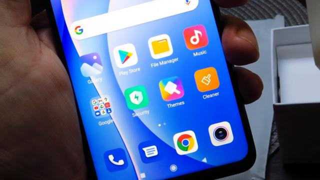 <b>Xiaomi Mi 10T Lite este actualizat la Android 11; Update-ul se distribuie global și rămânem la MIUI 12</b>Acest final de săptămână vine cu vești bune pentru utilizatorii lui Xiaomi Mi 10T Lite 5G, asta pentru că actualizarea la Android 11 a început a fi distribuită la nivel global. Deși se face trecerea la noua versiune OS