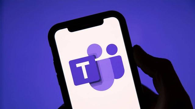 <b>Microsoft Teams va transforma orice smartphone într-un walkie talkie; Iată cum</b>Microsoft Teams a avut atât de mult succes în ultimul an, pe fondul lucrului şi şcolii de acasă, încât ar putea chiar lua locul lui Skype, sau să fuzioneze cu acea aplicaţie. Acum Microsoft pregăteşte o nouă funcţie pentru Teams