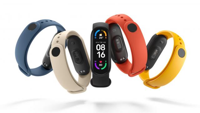 <b>Xiaomi Mi Smart Band 6 primește o nouă actualizare, ce aduce o funcționalitate lanternă la pachet</b>O funcție din ce în ce mai întâlnită pe smartwatch-uri este și cea de lanternă, funcție extinsă iată și în zona de brățări fitness. Descoperim că cel mai nou update (1.0.4.38) livrat pe brățara Xiaomi Mi Smart Band 6 aduce la pachet