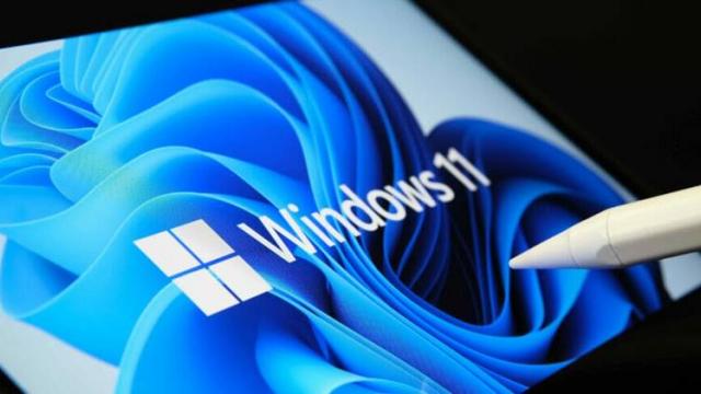 <b>Sondaj: Windows 11 va fi adoptat rapid, iar mulţi utilizatori preferă interacțiunea cu noul OS via dispozitive tactile</b>Microsoft ne prezintă la începutul acestei săptămâni un sondaj cu privire la Windows 11 şi aşteptările legate de noul sistem de operare. În urma chestionării a 11.000 utilizatori cu privire la adoptarea Windows 11 şi cum 