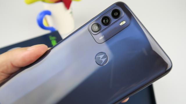 <b>Motorola Moto G51 5G își face apariția în Geekbench; Succesorul lui Moto G50 vine cu CPU Snapdragon 750G</b>Motorola Moto G50 5G debuta în urmă cu câteva luni și a primit chiar două variante, venind atât cu procesor Snapdragon 480, cât și cu Dimensity 700 5G de la MediaTek. Aflăm astăzi că un succesor pentru acesta urmează să sosească curând. Moto G51