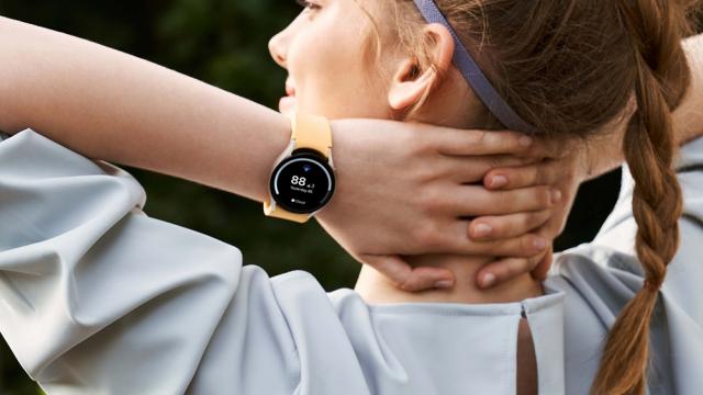 <b>Samsung aduce Galaxy AI pe ceasurile sale Galaxy Watch; Iată cum</b>Samsung a promis la început de an 2024 că va aduce funcţiile lui Galaxy AI şi pe alte dispozitive, nu doar pe seria Galaxy S24. A sosit între timp pe tablete, generaţii trecute de telefoane şi acum vine şi pe ceasurile Galaxy Watch

