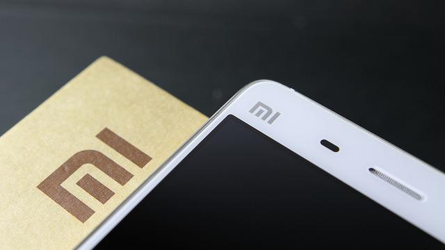 <b>Xiaomi a livrat aproximativ 15 milioane de smartphone-uri în primul trimestru din 2015</b>După ce acum c&acirc;teva zile aflam detalii mai pe larg despre compania Xiaomi și istoricul acesteia, astăzi ni se oferă și informații despre v&acirc;nzările producătorului chinez pentru primele 3 luni din 2015. Potrivit IDC, Xiaomi a livrat...