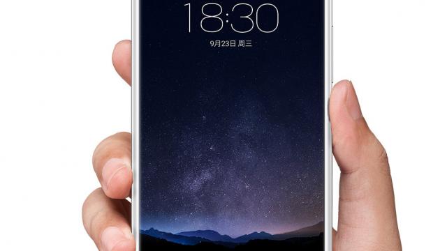 <b>Meizu PRO 5 anunţat oficial, vine cu procesorul Exynos 7420, port USB Type-C şi ecran 2.5D</b>După o lungă serie de scăpări, care a inclus şi fotografii ale ambalajului sau, Meizu PRO 5 a fost &icirc;n sf&acirc;rşit anunţat oficial astăzi. Terminalul se remarcă prin faptul că include puternicul procesor Samsung Exynos 7420, acelaşi de...