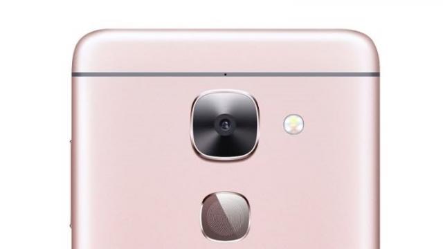 <b>Următorul smartphone LeEco își prezintă specificațiile prin intermediul AnTuTu; vine cu CPU Snapdragon 823</b>După ce anterior aflam că producătorul chinez LeEco pregătește lansarea unui smartphone cu procesor Qualcomm Snapdragon 823, iată că astăzi îi aflăm și specificațiile grație testului benchmark AnTuTu. De aici reiese faptul că noul terminal va sosi cu 